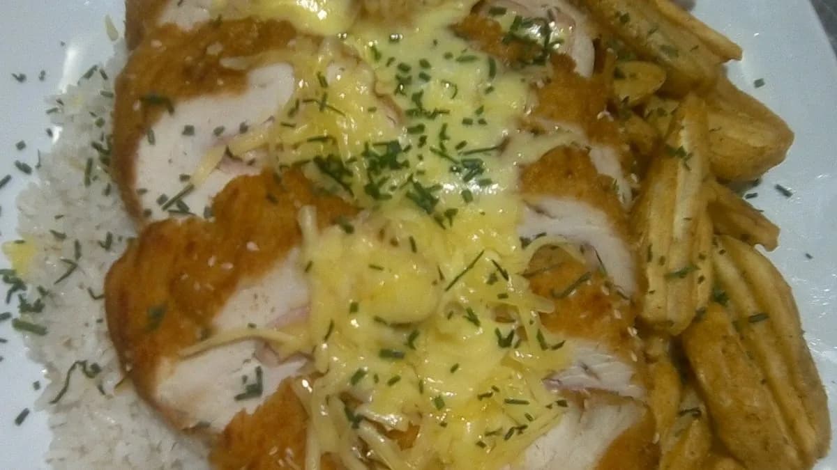 Sonkával-sajttal töltött csirkemell szezámos bundában.( Kis adag vagy Nagy adag)