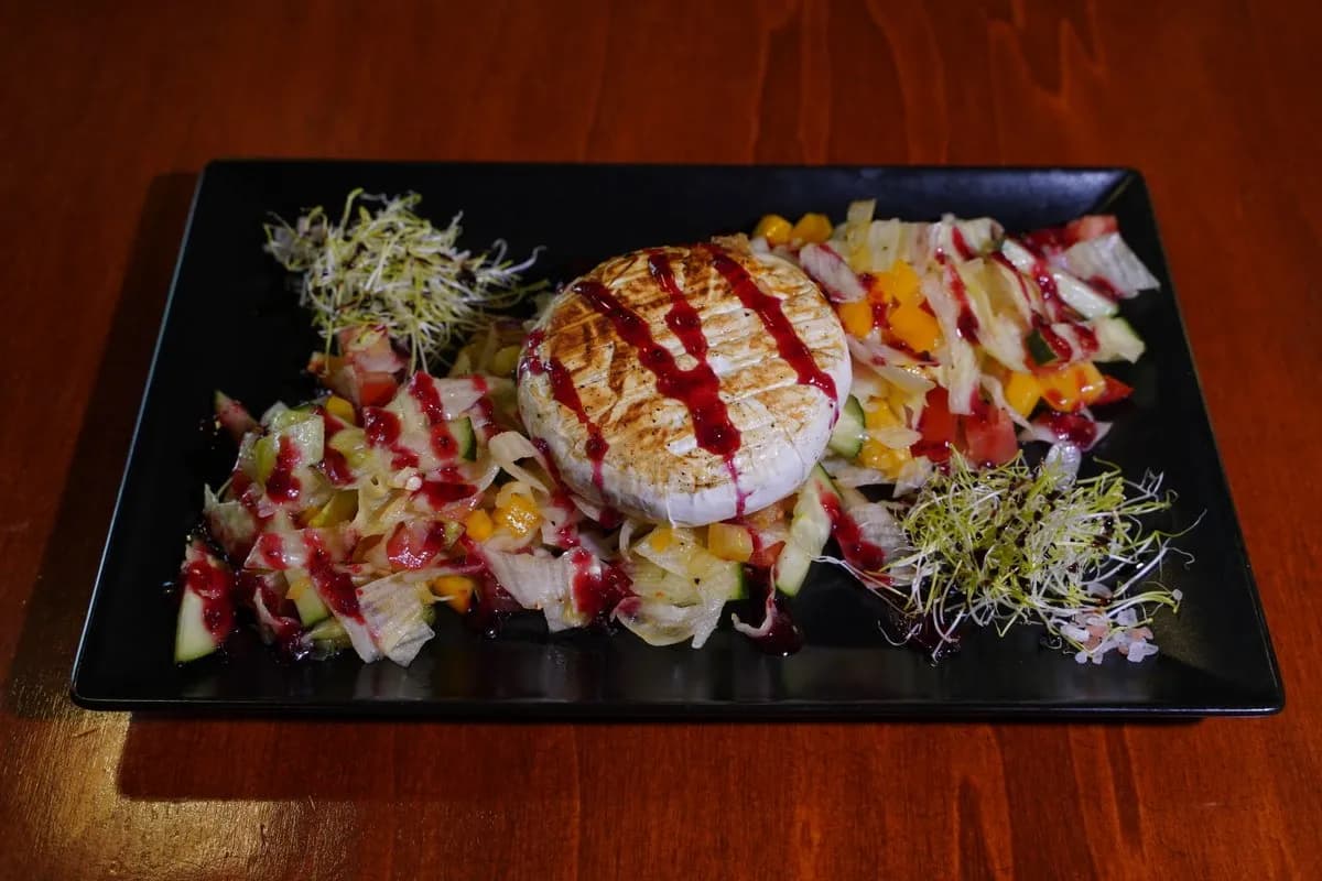 Grillezett camembert