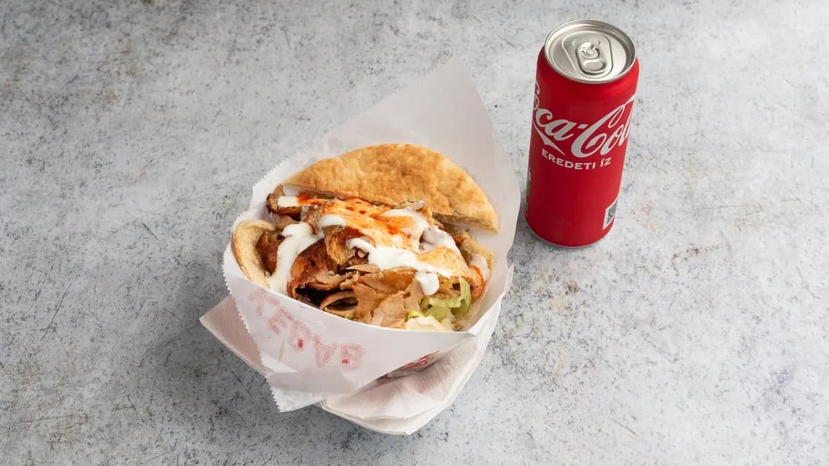 Gyros pitában csirkehússal, 0,33 l-es üdítővel