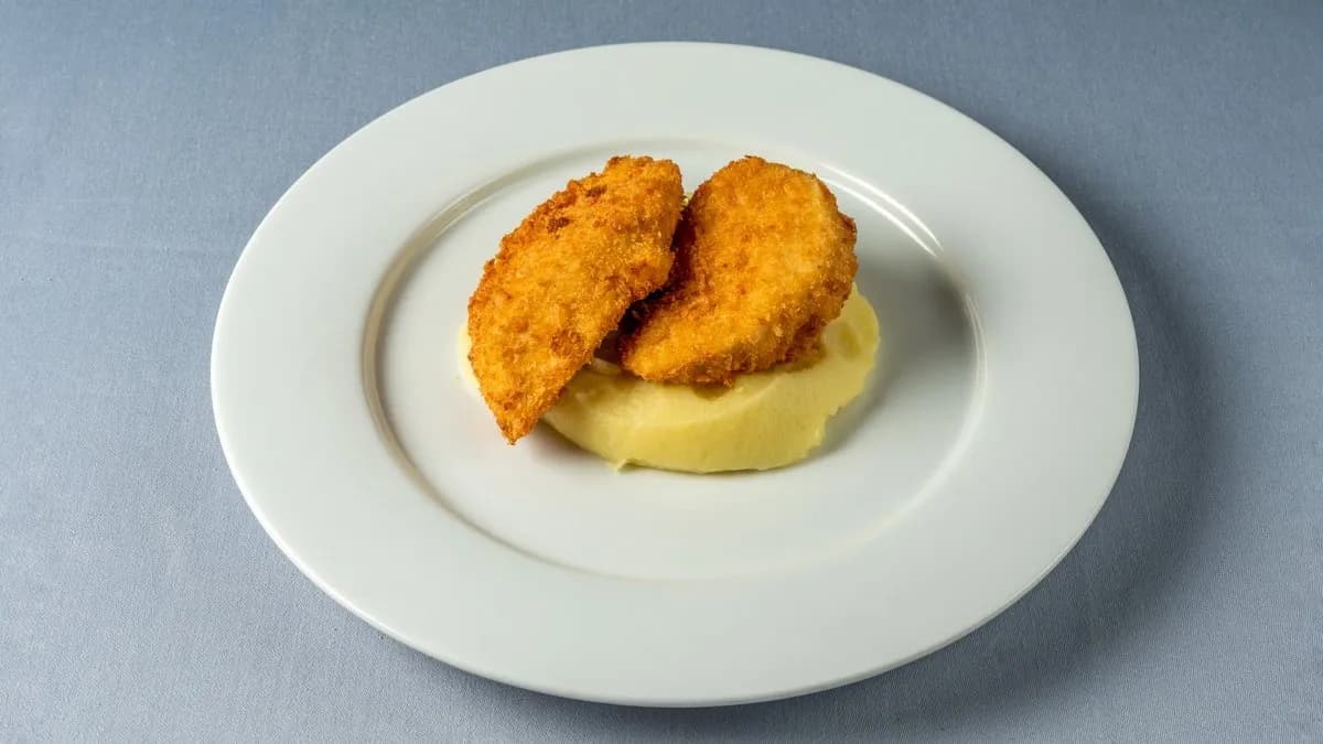 Rántott csirkemell burgonyapürével
