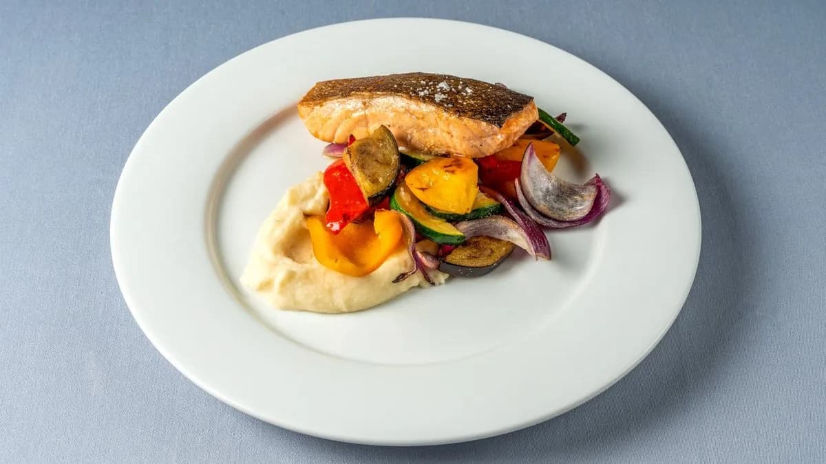 Lazac steak zöldséges gerslirizottóval (GM,LM)