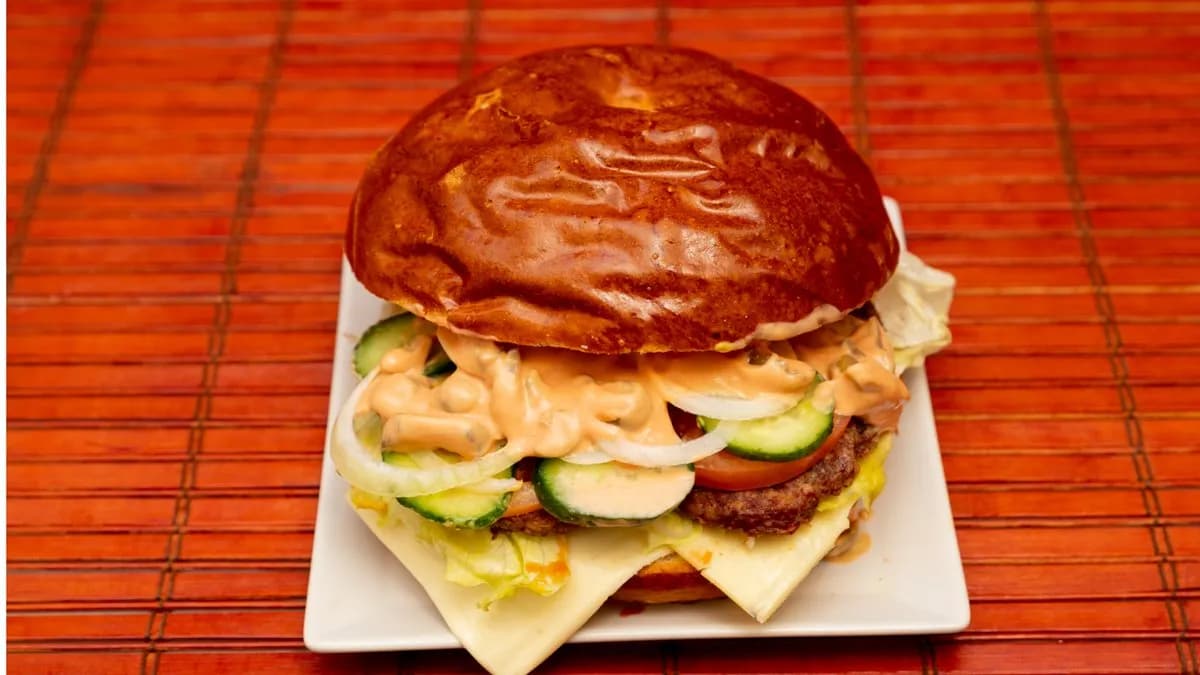 Kingburger Csirkéből vagy Marhából