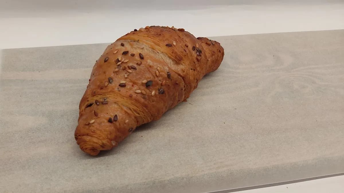 Teljes kiőrlésű áfonyás croissant