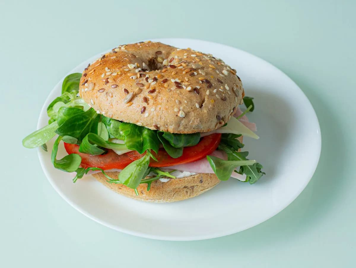 Cristalina bagel sonkás