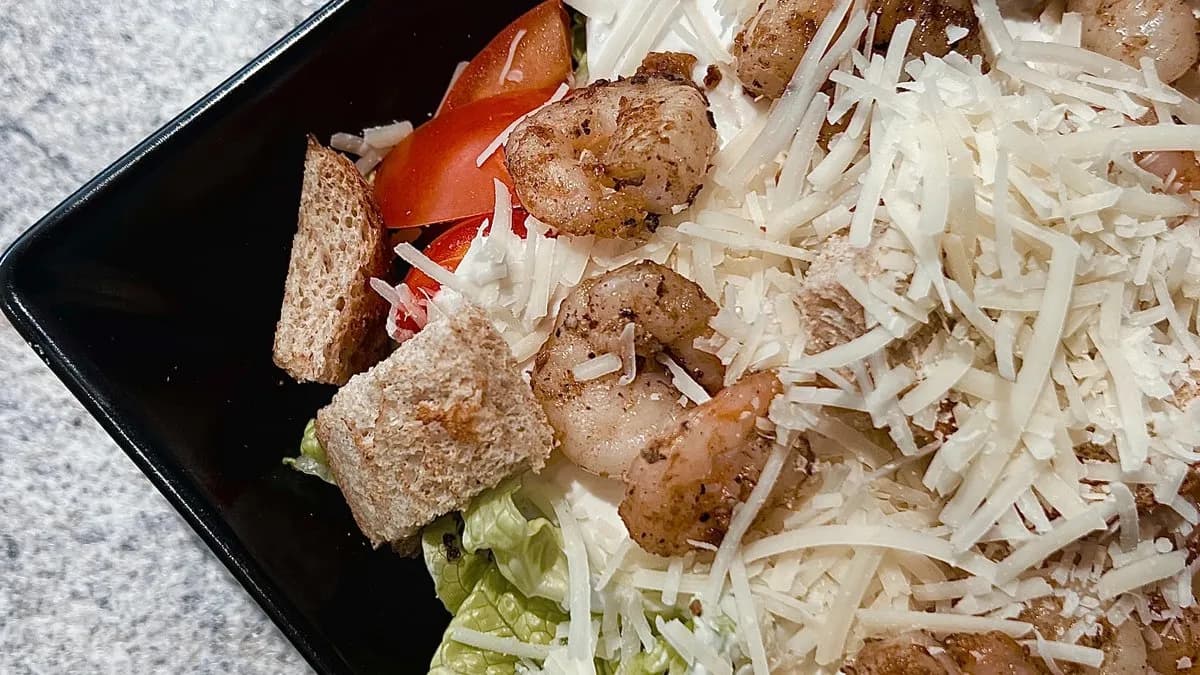 Cézársaláta garnélával