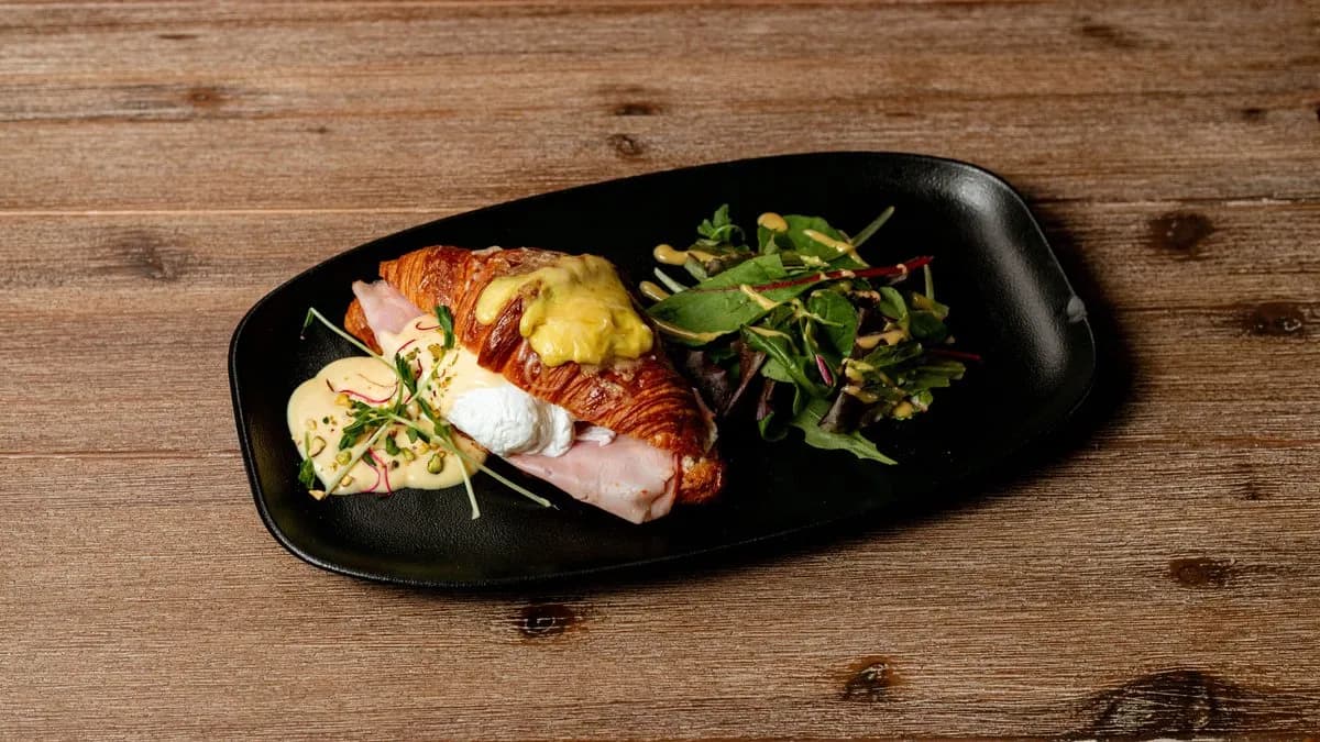 Croissant Jambon Benedict