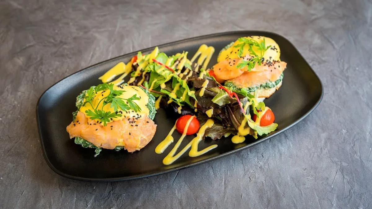 Eggs saumon et épinards