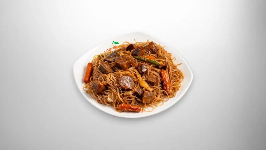 Sült rizstészta marhahússal