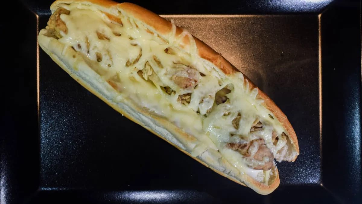 Cheesy zinger bagett