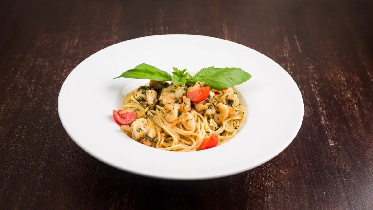 Fokhagymás spagetti királyrákkal