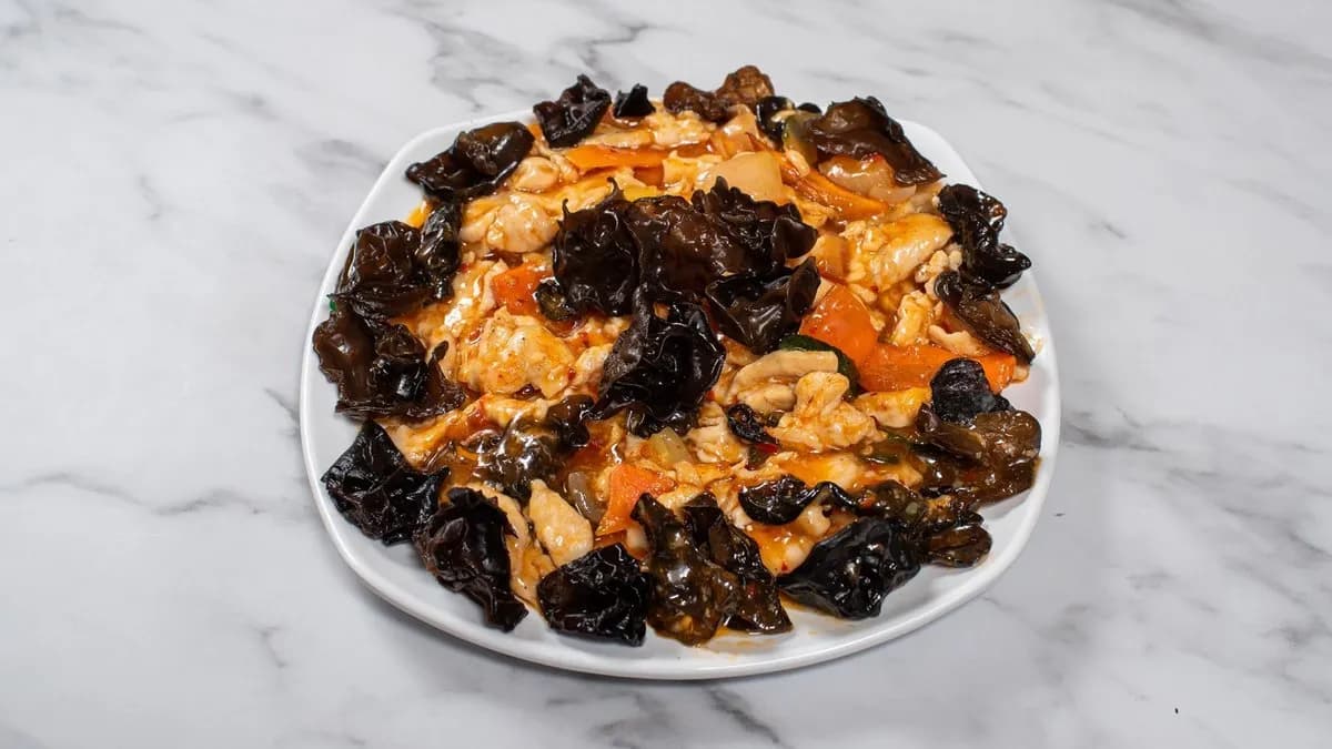 Fafülgombás csirke