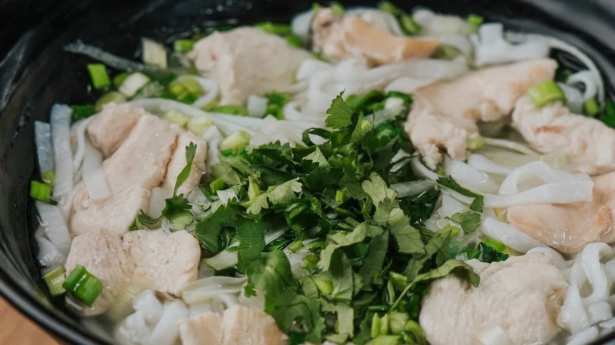 4.2 Csirke pho leves (nagy)