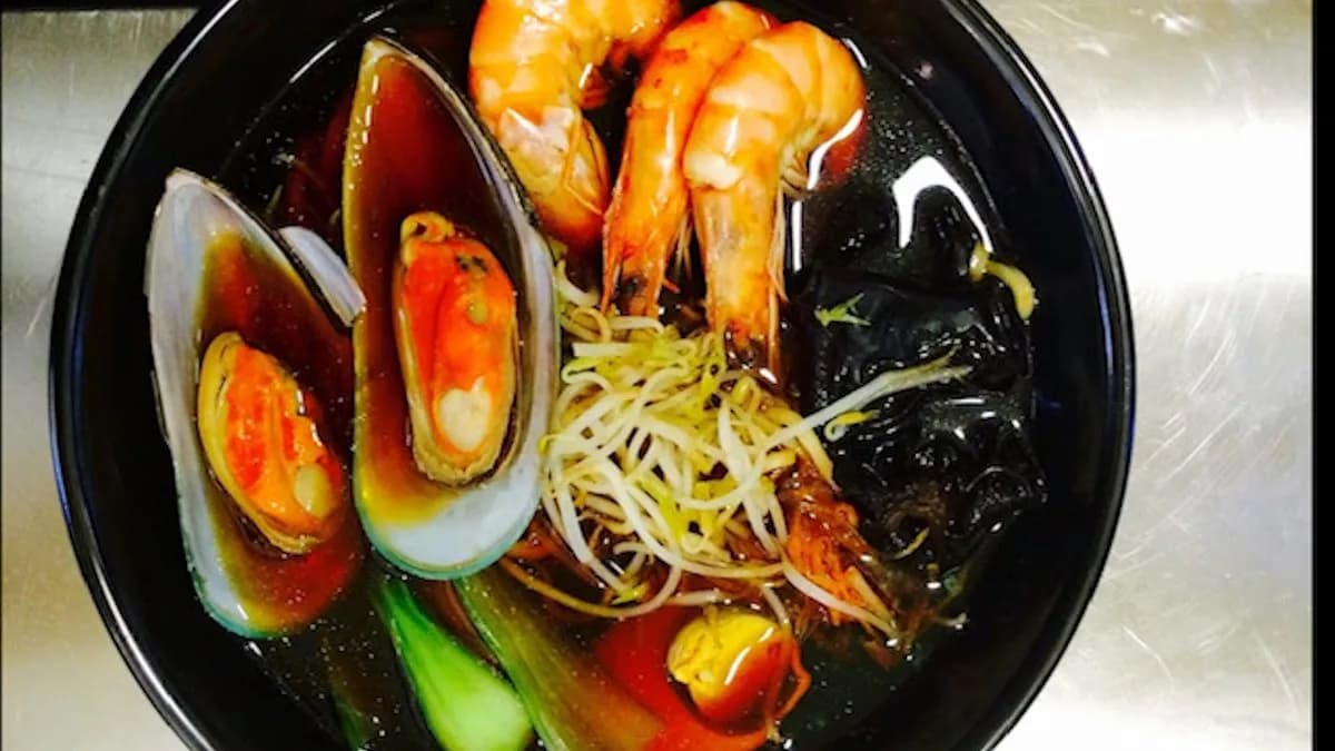 Tésztaleves tenger gyümölcseivel ( 1.000 ml ! )