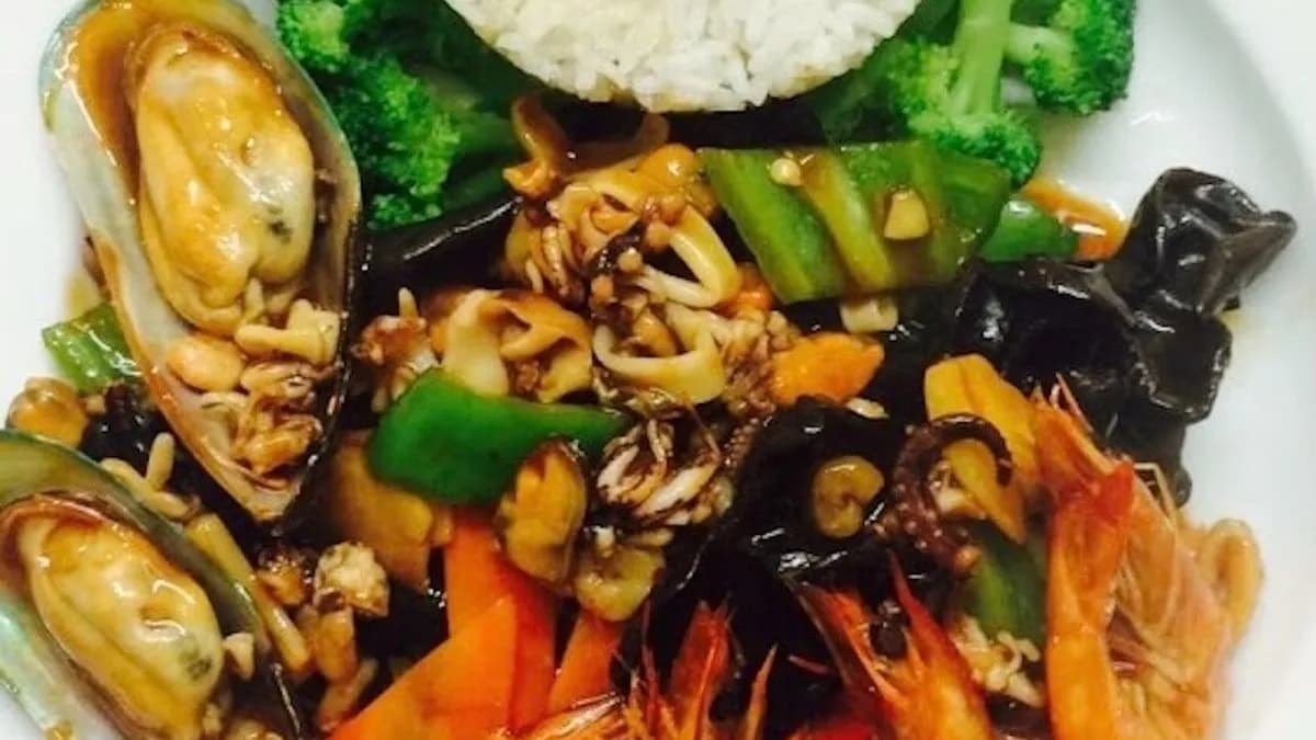 Wok 10 - Tenger gyümölcsei zöldséggel