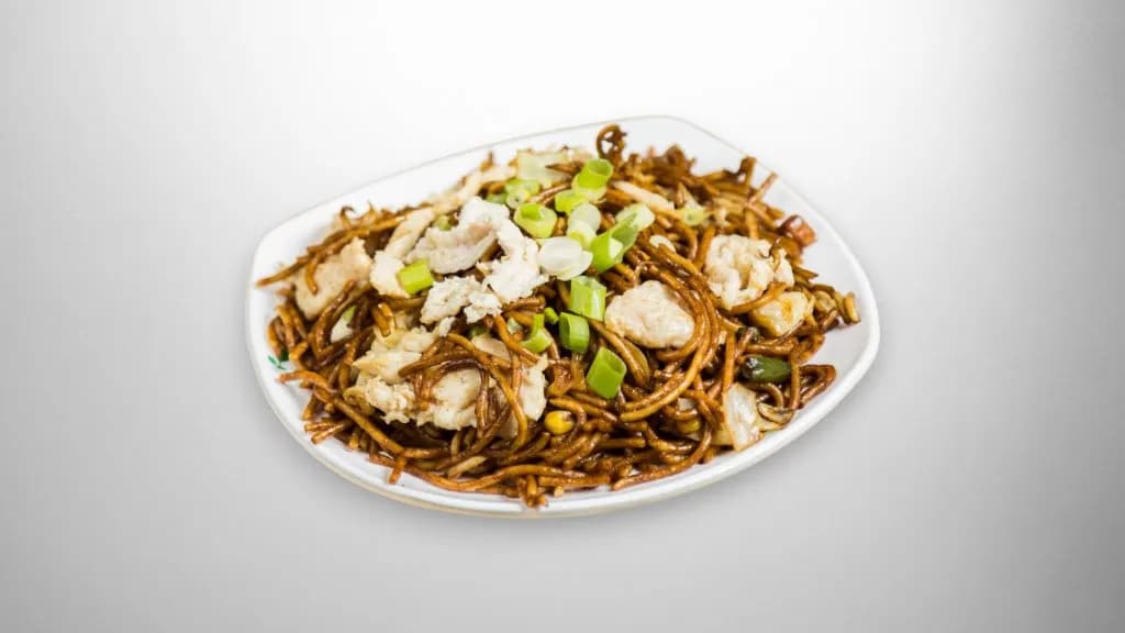 Sült udon csirkehússal 