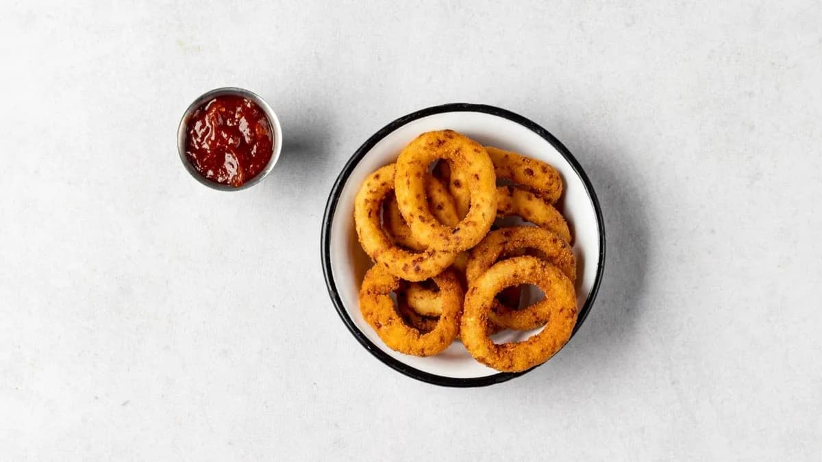 Krążki cebulowe z sosem BBQ