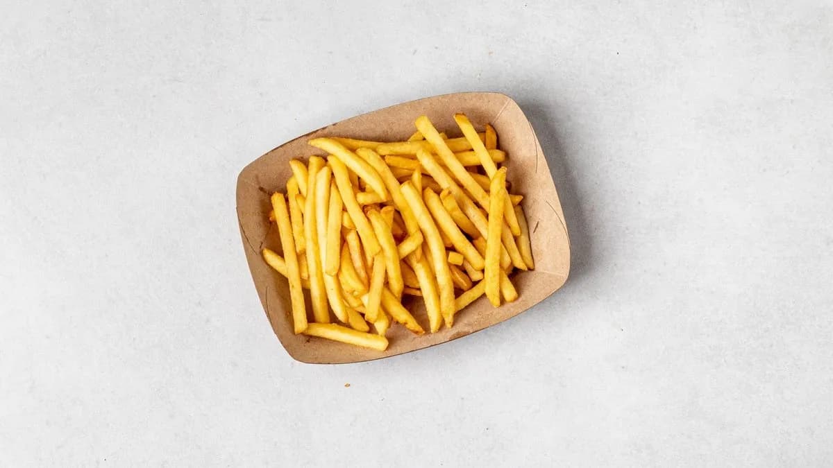 Frytki klasyczne i sos