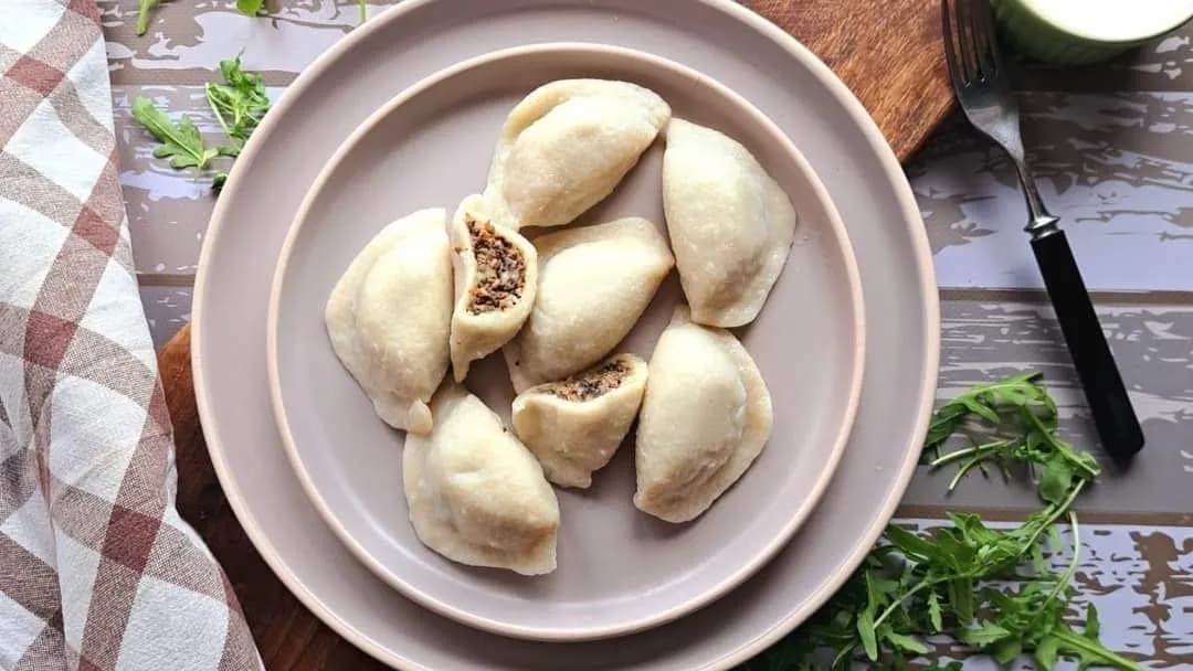 Pierogi z pieczarkami i żółtym serem (15szt)