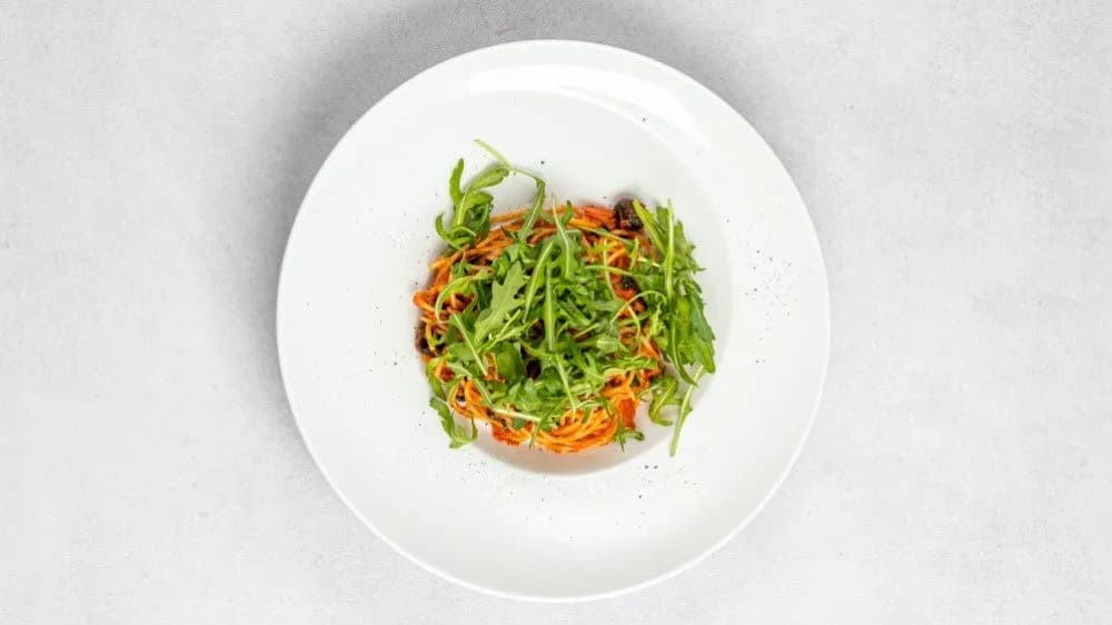 Spaghetti z chorizo i szpinakiem