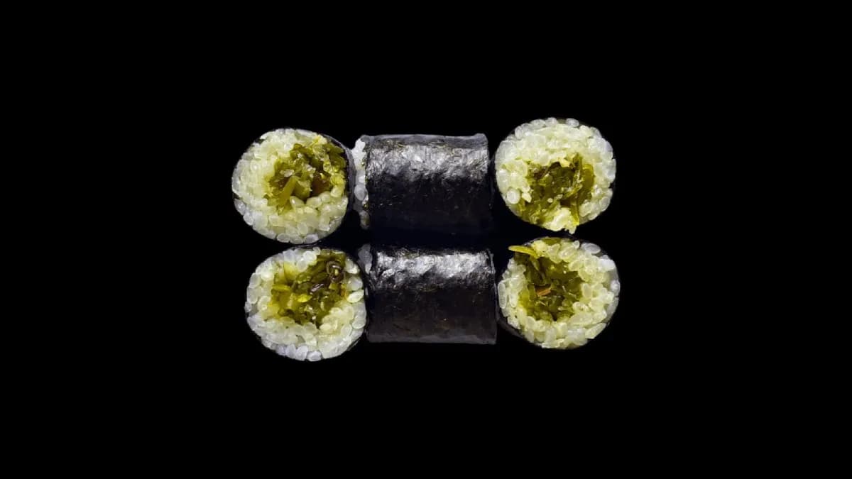 Maki z wakame