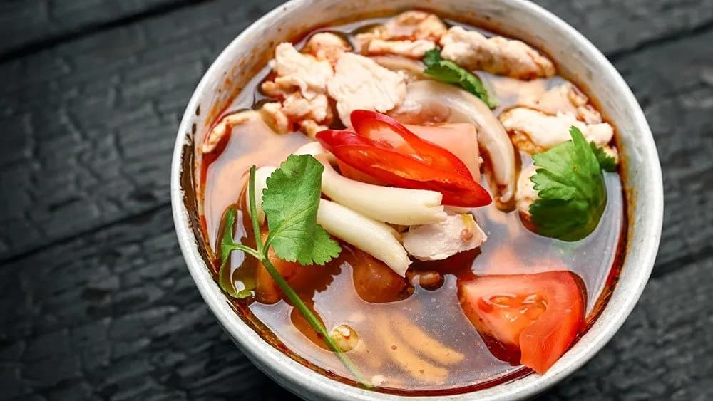 Tom yum z kurczakiem