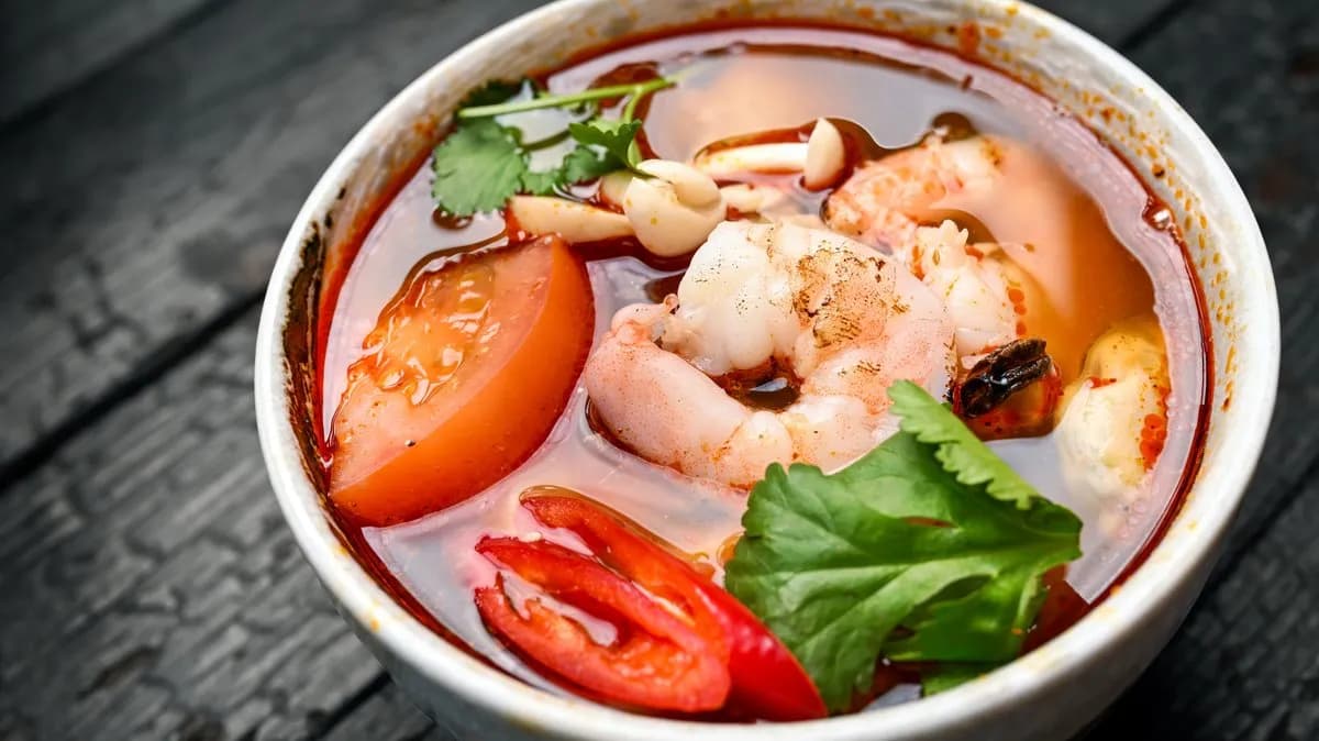 Tom yum z owocami morza