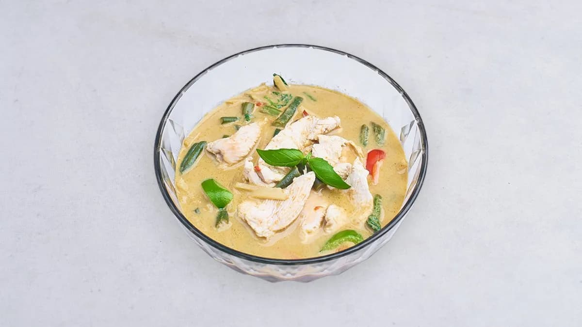 Kurczak z zielonym curry