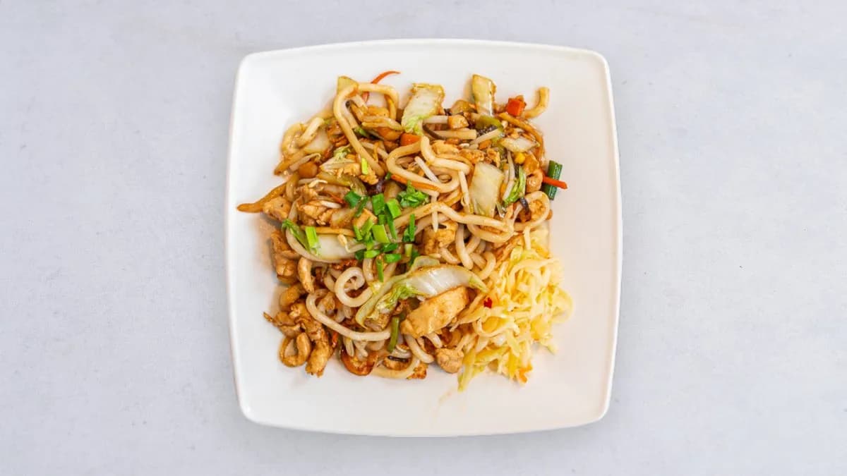 Makaron udon z kurczakiem