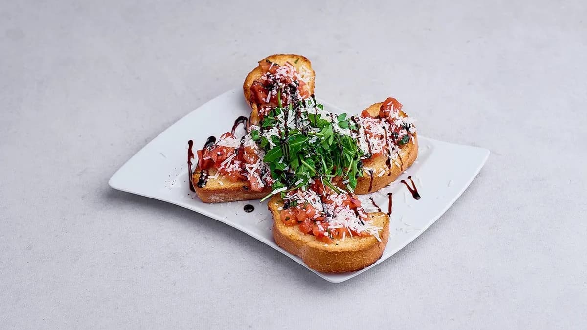 Bruschetta z zielonymi szparagami i sosem holenderskim