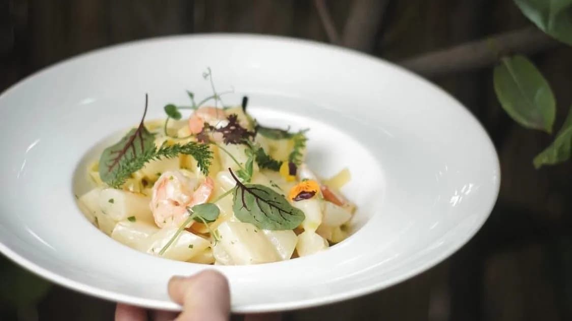 Pappardelle z krewetkami i białymi szparagami w sosie cytrynowym