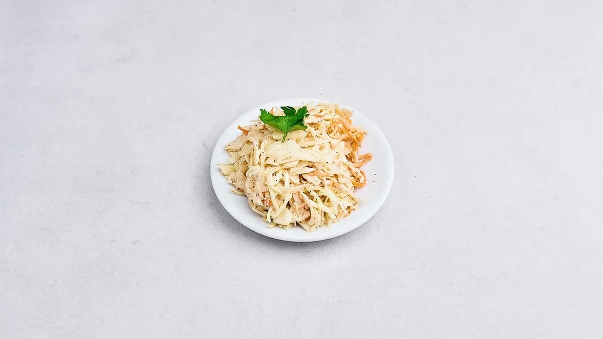 Surówka z białej kapusty