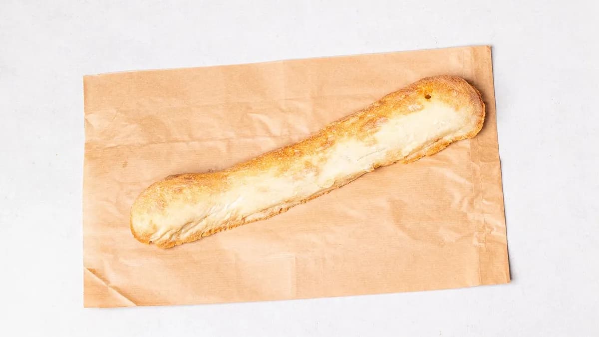 Bagietka z pastą z indyka i przyprawami