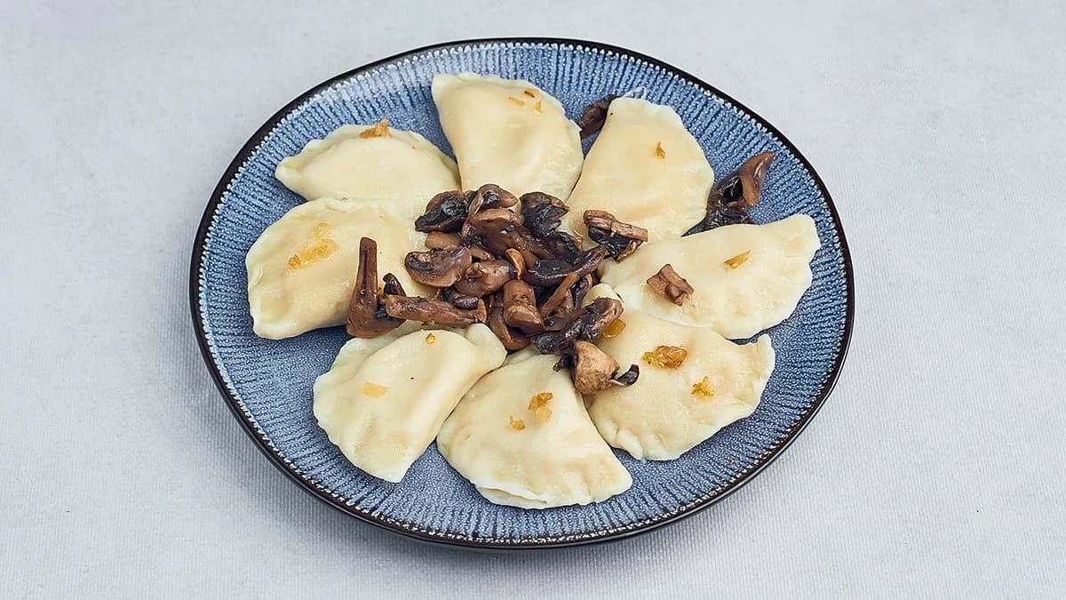 Pierogi z mięsem z kurczaka i grzybami