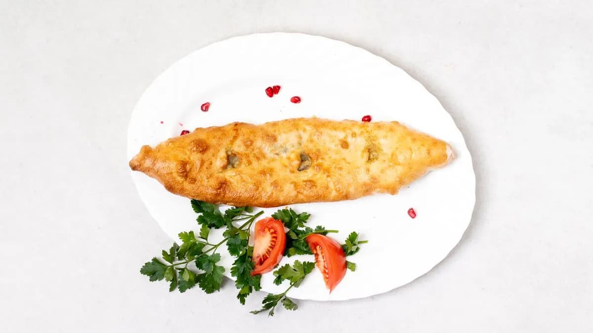 Paluch z kurczakiem, serem i pieczarkami