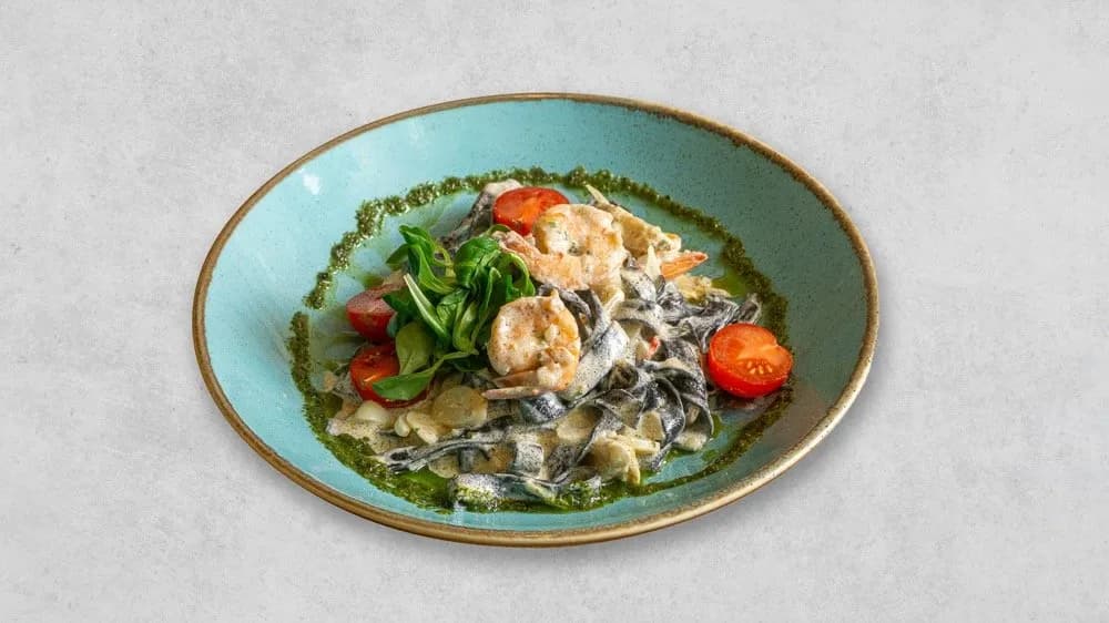 Czarne tagiatelle z krewetkami