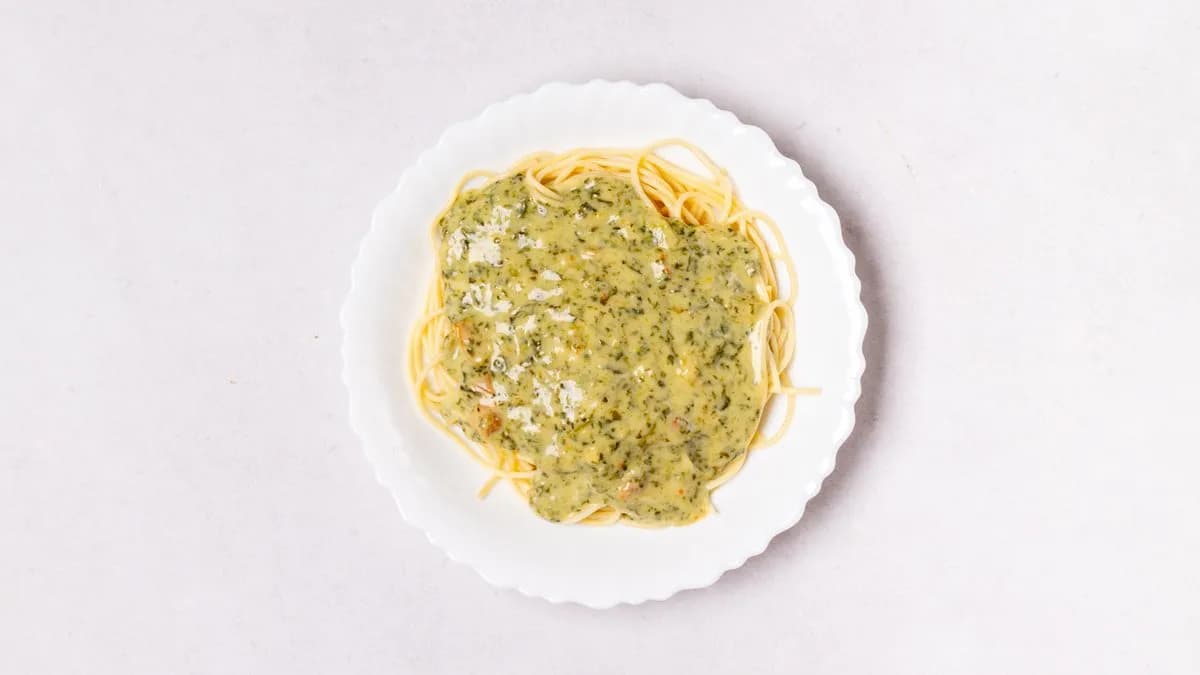 Spaghetti z sosem szpinakowym