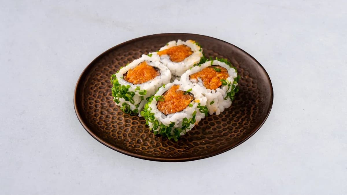 Uramaki z tatarem z tuńczyka (ostry)