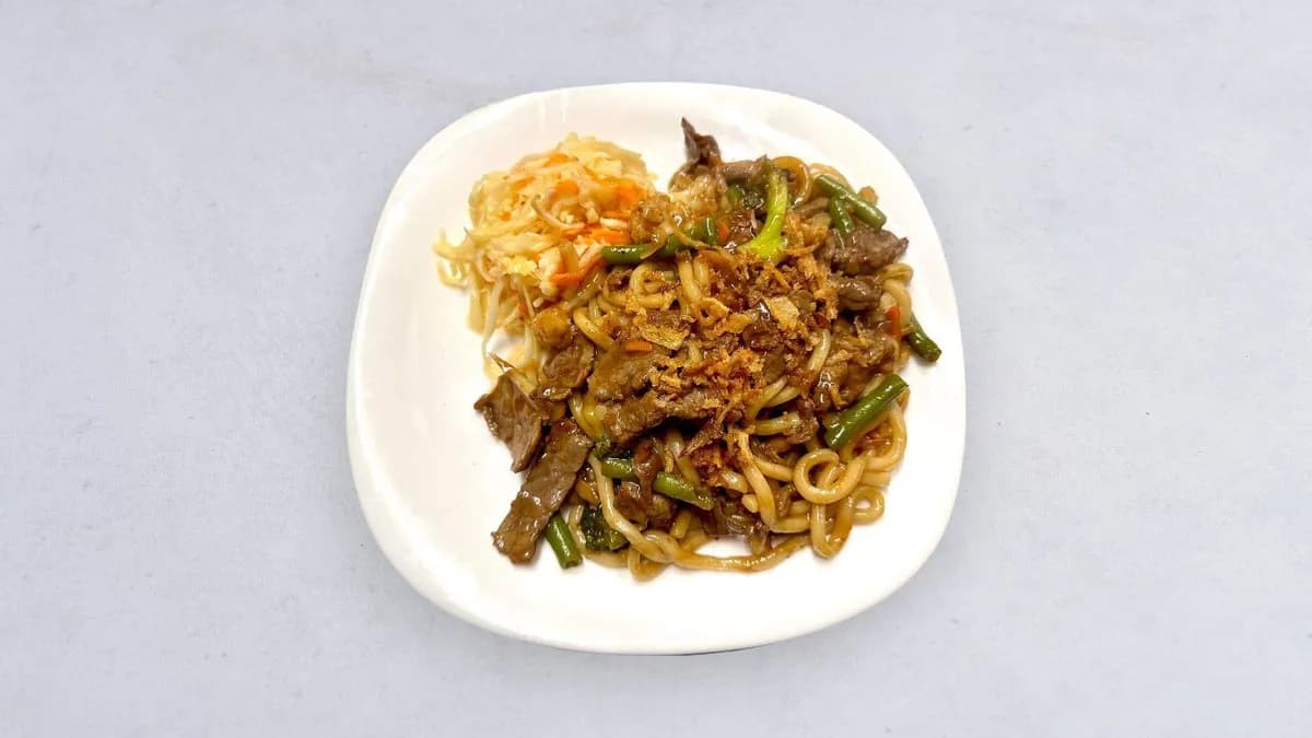 Makaron udon z warzywami