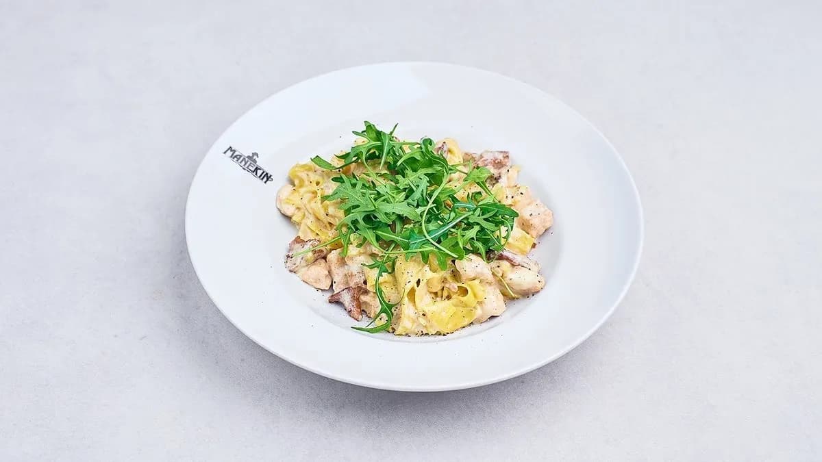 Kurczak curry, granat, mleko kokosowe, szczypiorek