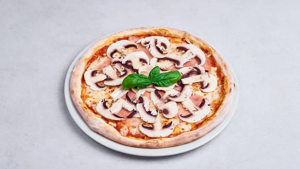 Capriciosa pizza