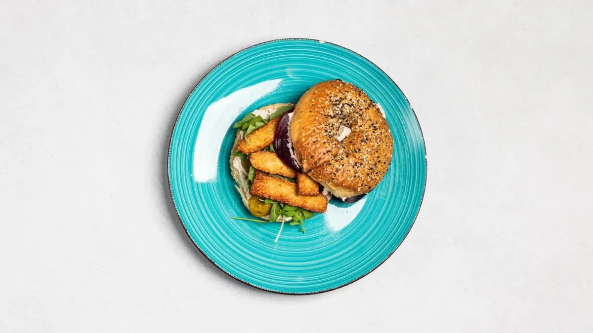 Bajgiel ze smażonym tempeh