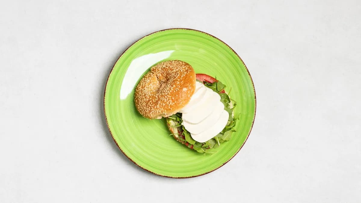 Bajgiel z mozzarellą