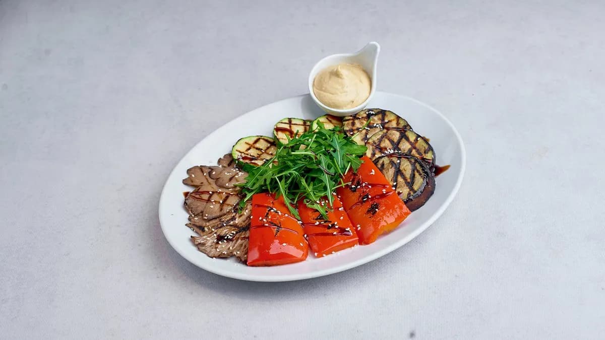 Lahanika scharas me humus 🌿