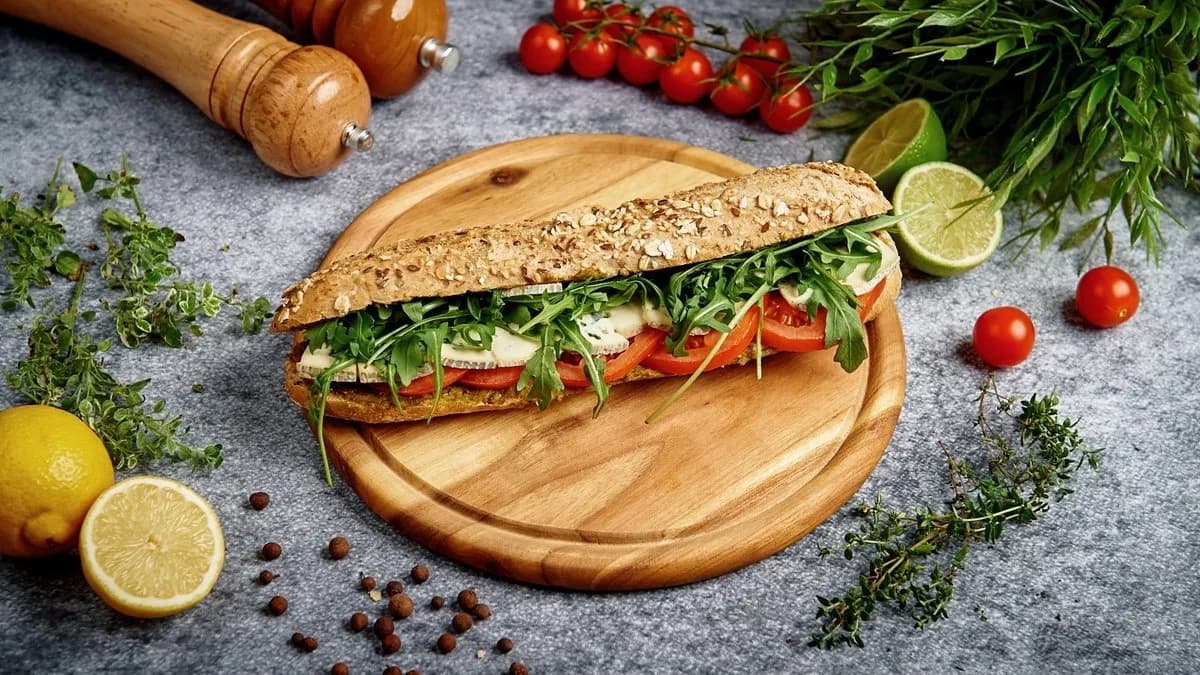 Bagietka z Serem Gouda i Pomidorem