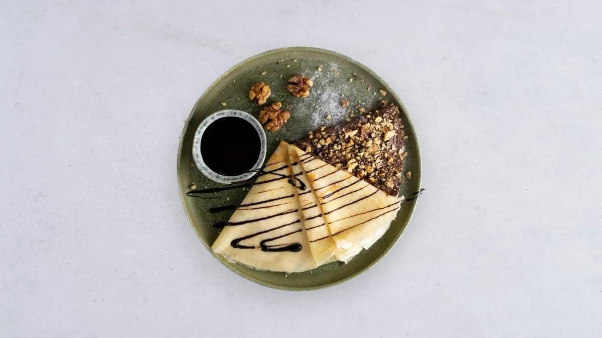 Naleśniki z nutellą i orzechami włoskimi