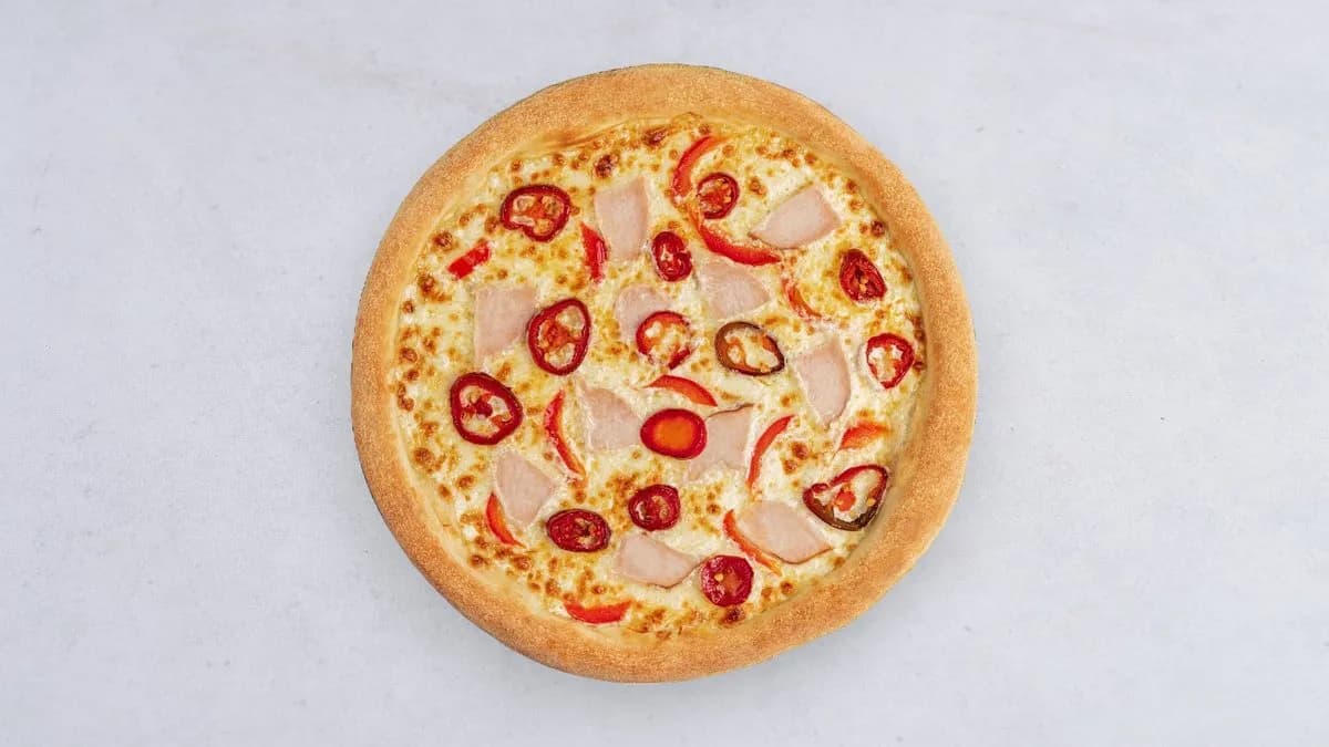 Pizza z kurczakiem i jalapeño