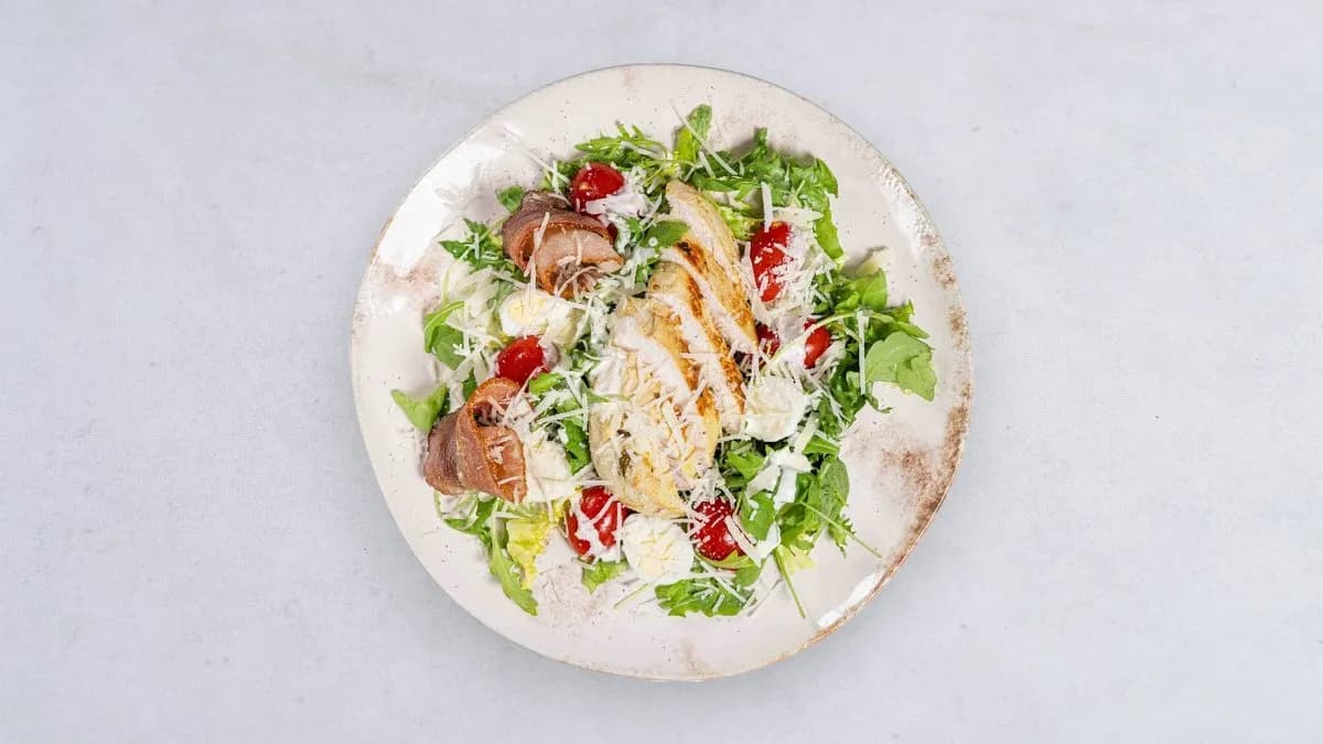 Sałatka  Cezar z kurczakiem