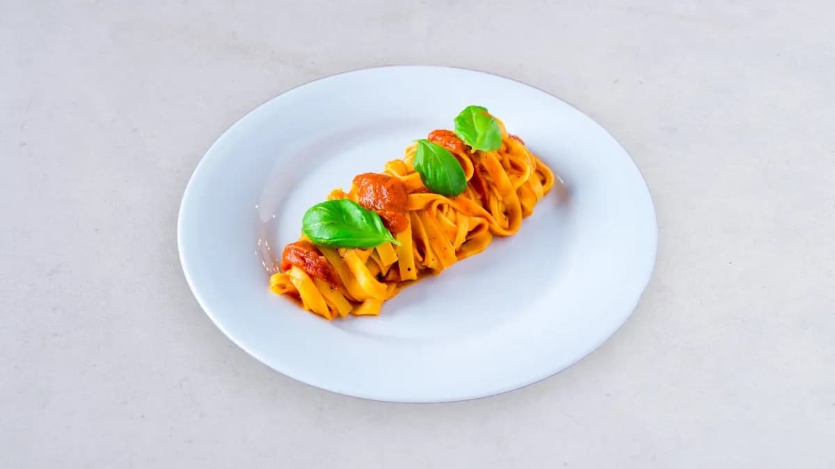 Tagliatelle pomodoro basilico