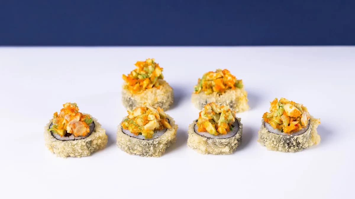 Futomaki z Warzywa z Tartarem z Awokado (6 szt.)