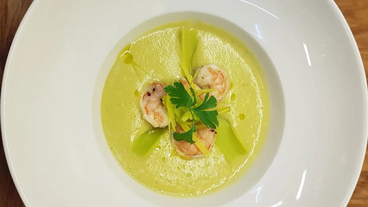 Vellutata di porri con gamberi